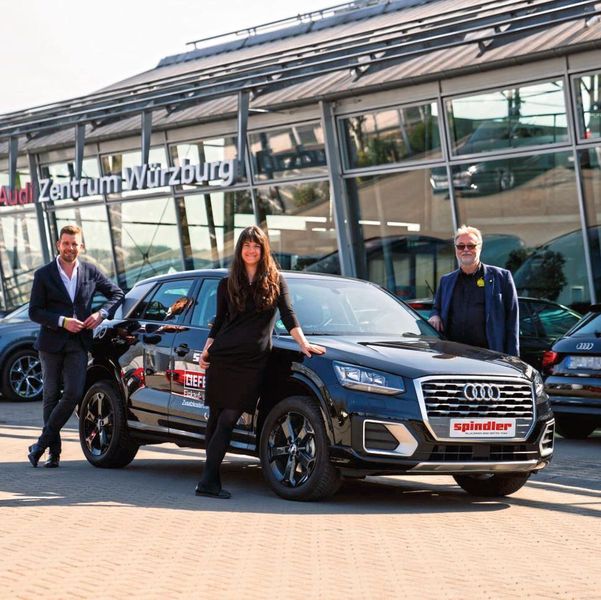 Das Autohaus der Gruppe Spindler aus Würzburg bietet für Menschen aus der Risikogruppe einen kostenlosen Lieferservice für Onlinebestellungen. Der Einkauf muss natürlich bezahlt werden. (Bild: Autohaus Gruppe Spindler)