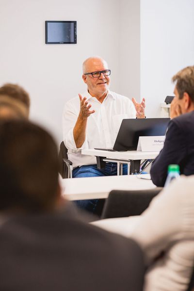 Impressionen vom 24. Würzburger EMS-Tag: Im Mittelpunkt standen aktuelle Branchenthemen, praxisnahe Impulse und insbesondere der persönliche Austausch innerhalb der EMS-Community. (Bild: Stefan Bausewein)