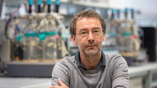 Bernd Nidetzky ist zusammen mit Kollegen an der TU Graz die Biokatalyse von Pseudouridin gelungen. (Bild: Lunghammer/ TU Graz)