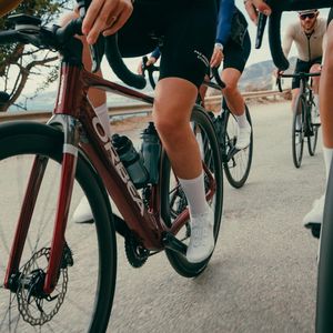 Rennräder sind mit schmalen, kaum profilierten Reifen für hohe Geschwindigkeiten auf Asphalt ausgelegt. (Bild: www.orbea.com / pressedienst-fahrrad)