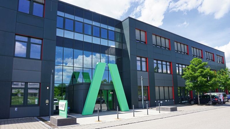 Avnet Logistic Solutions in Poing: Avnet will dieses Logistikzentrum bis Ende des Jahres schließen.(Bild:  Avnet)