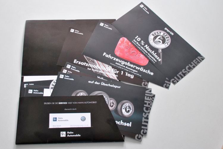 Alles wertig: Gutscheine für besondere Anlässe gibts bei Hahn-Automobile in entsprechender Aufmachung und Verpackung. (Dominsky / »kfz-betrieb«)