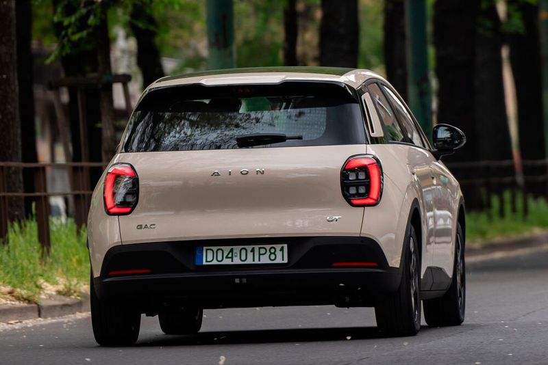 Unsere erste Probefahrt startet in Mailand. Der Ort ist bewusst gewählt, denn hier im Designzentrum wurde der kleine SUV entworfen (Bild: GAC)