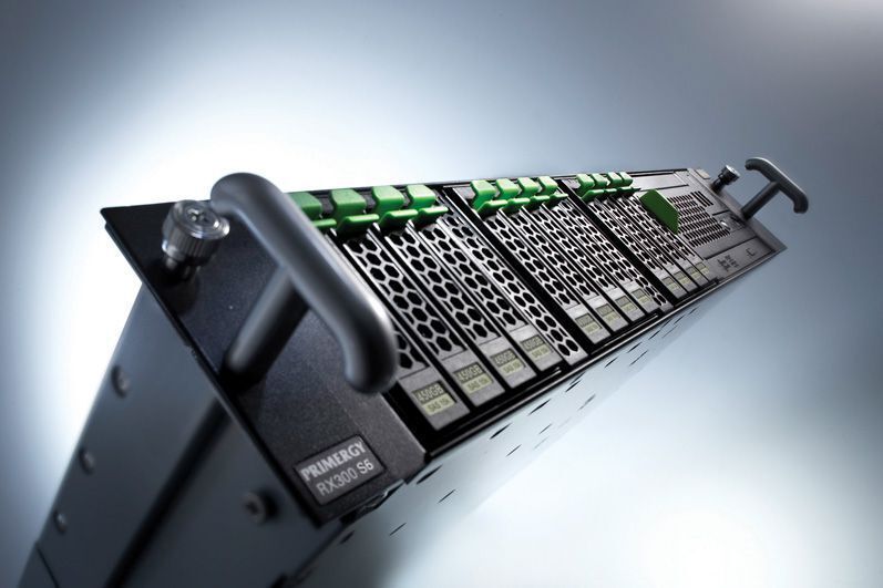Der Fujitsu Primergy-Server RX300 S6 ist auch in einer Rack-Mount-Version erhältlich. (Archiv: Vogel Business Media)
