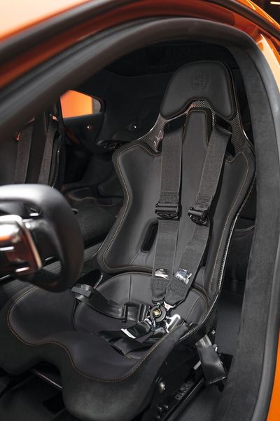 Die Sitze versprühen motorsportliches Flair. (Bild: Mercedes-Benz)