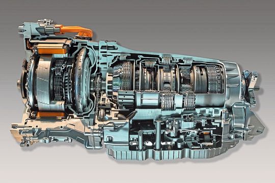 Mehrstufige Automatikgetriebe für hochwertige Pkw werden in dünnwandige, gegossene und spanend bearbeitete Gehäuse aus Magnesium eingebaut. (Bild:  Wikipedia)