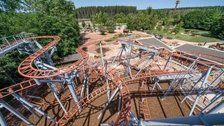 Die Achterbahn im Zoo und Tierpark Tatzmania in Löffingen wurde von der Gerstlauer Amusement Rides GmbH gebaut. Die Kabel für die Elektrik wurden über den E-Shop von Lapp bestellt. (Wolfram Scheible/Lapp)