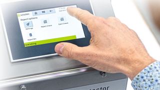 Die neue Control Unit Genius One ist für alle Freifall-Metalldetektoren der Rapid-Serie verfügbar.  (Bild: Sesotec)