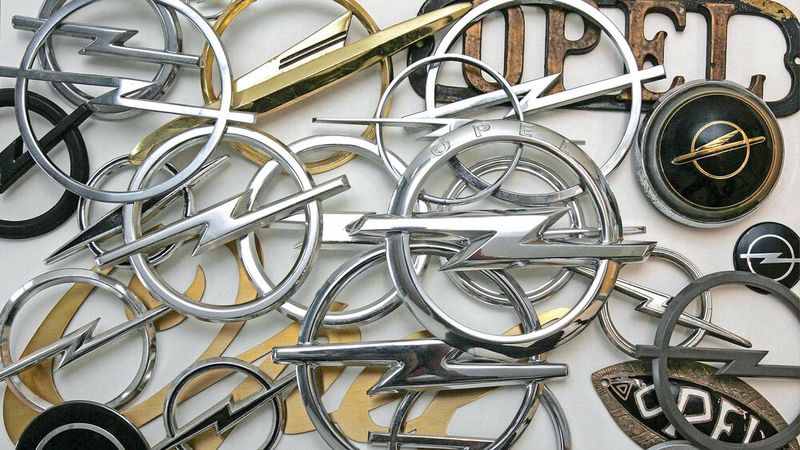 So alt und vielfältig die Marke Opel an sich ist, so vielfältig sind auch die Varianten des Opel-Logos. So alt und vielfältig die Marke Opel an sich ist, so vielfältig sind auch die Varianten des Opel-Logos.