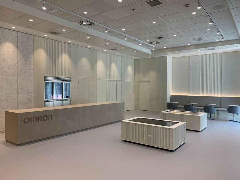 In seinem neu gestalteten Automation Center Barcelona zeigt Omron Industrial Automation, wie die Fabrik der Zukunft aussehen wird. (Omron)