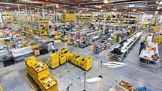 Bei Igus werden konfektionierte und einbaufertige readychain Systeme für jeden Kunden individuell realisiert – und das von Stückzahl eins bis zur Großserienfertigung.  (Bild: Igus GmbH)