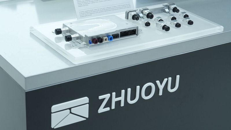 Zhuoyu Technology kommt nach Europa. Der chinesische Zulieferer für Assistenzsysteme tritt hier allerdings unter dem vereinfachten Namen ZYT auf.(Bild:  ZYT)