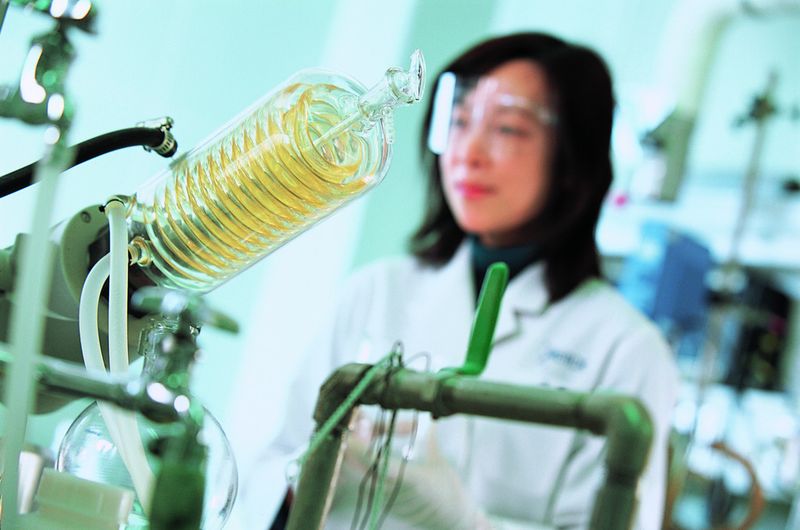 Merck stellt Chemikalien für die gesamte Prozesskette der Pharma-, Kosmetik- und Biotechindustrie her. (Bild: Merck)
