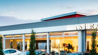 Italienisches Flair am Rhein versprühen die neuen Räume von Lueg Sportivo in Meerbusch. (Foto: Udo Geisler)