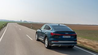 Audi stellt dem E-Tron mit dem Sportback eine sportlichere Karosserievariante zur Seite. (Bild: Audi)