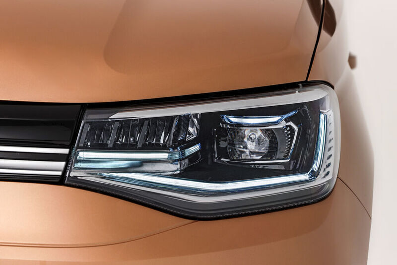 Je nach Ausstattungsgrad kommt der Caddy serienmäßig mit LED-Scheinwerfern. (Volkswagen)