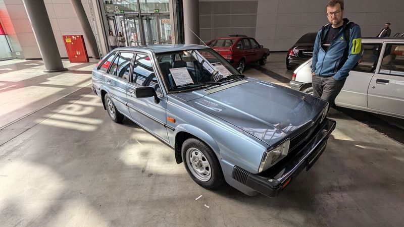 Da guckt man: Sonst für deutsche und französische Altwagen bekannt, hatten die beiden Brüder Ivan und Zoran („Die Balkan-Car-Connection“) diesen klassischen Honda Civic für 4.790 Euro im Angebot. (Bild: Dominsky – VCG)