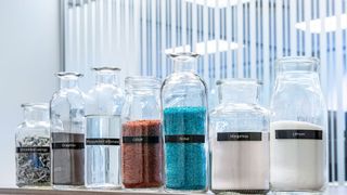 Die Bestandteile eines Lithium-Ionen-Akkus. Mercedes-Benz will diese künftig selbst recyceln. (Primobius GmbH)