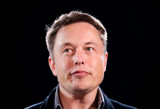 Seit Wochen bangen die Tesla-Beschäftigten in Grünheide darum, wie viele von ihnen demnächst auf der Straße sitzen. Gestern hat Elon Musk endlich die Katze aus dem Sack gelassen. Von den zunächst gerüchteweise kursierenden 3.000 Stellen sind es jetzt 400.(Bild:  Tesla)