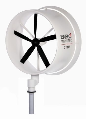 Die Windturbine ENFLO 0110 ist mit einem Rotordurchmesser von 1,10 m sehr kompakt und mit etwa 50 kg auch relativ leicht. Dadurch kann sie einfach auf das Dach oder auf einen freistehenden Mast montiert werden. Eine baubehördliche Genehmigung ist nicht erforderlich. (Bild: Wittenstein)