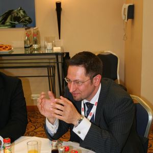 Andreas Weingarten, Geschäftsbereichsleiter Regional Sales bei Dimension Data, weist den Weg zu den besonders einträglichen Security-Projekten.
