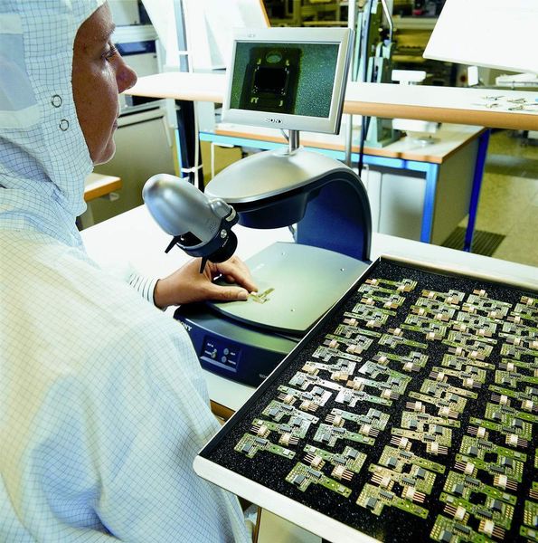 MGE-Motoren sind eine Eigenentwicklung von Grundfos; hier ein Blick in die Elektronikfertigung in Bjerringbro/Dänemark.  (Bild: Grundfos)