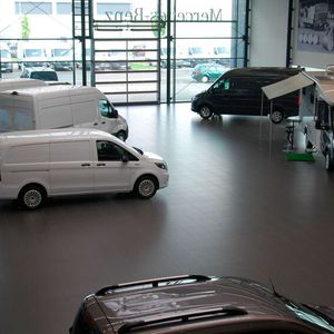 Auf 800 Quadratmetern Fläche präsentiert Herbrand in Krefeld die neuesten Trapo-Modelle.(Bild:  Wenz – »Fahrzeug+Karosserie«)