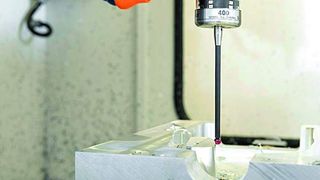 Messtaster auf Bearbeitungszentren in Verbindung mit der Messsoftware Productivity+ von Renishaw können nach einzelnen Fertigungsschritten wiederholt messen. Ein einwandfreier Bearbeitungsprozess wird sichergestellt. Bild: Renishaw (Archiv: Vogel Business Media)