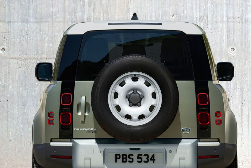 ...unterscheidet sich die Heckpartie deutlich von den anderen Land-Rover-Modellen. (Triggershoots LTD)