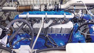 Ein zum Wasserstoffmotor umgebauter Diesel auf dem Prüfstand. Erstlingswerke sind ein Achtliter- und ein Dreizehnliter-Motor für Lkw und Busse. (Bild: Keyou; ©Alexander Limbach – stock.adobe.com)