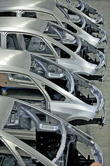 Baugruppen der neuen Elektrotaxis für Paris. (Cecomp)