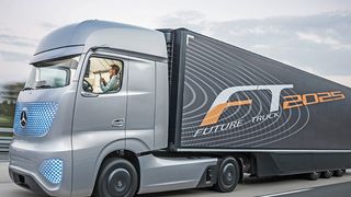 Der Future Truck wird bald zu seinen ersten Testfahrten auf Baden-Württembergs Autobahnen starten. (Bild: Mercedes-Benz)