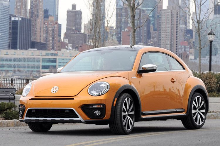 Gut 20 Prozent sparsamer als ein gleichstarkes Modell ohne Hybridanrieb soll das Fahrzeug sein. (VW)