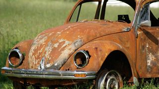 1 Rost kann zerstörerische Auswirkungen auf Liebgewonnenes haben – das dies aber längst nicht die einzige Eigenschaft von Rost ist, ? haben nun Rostocker Wissenschaftler entdeckt. (Bild: © cmuenze - Fotolia.com)