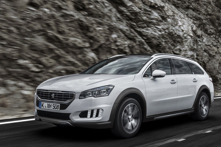 Last not least macht der neue Peugeot 508 auch in Sachen Konnektivität einen Schritt nach vorne: Über die Peugeot Connect Apps steht auf der Grundlage des mobilen Internet eine neue Generation vernetzter Dienste zur Verfügung. (Foto: Peugeot)