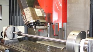 Teilapparat 6. Achse, Matec Fahrständerfräsmaschine. (Bild: Lobag)