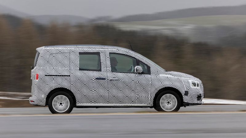 Wie bisher wird es den immer mit Schiebetüren ausgestatteten Kangoo-Klon in mehreren Varianten geben. (Bild: Mercedes)