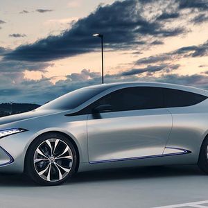 (Mercedes-Benz)