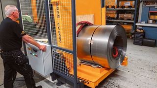 Coils müssen sicher und ergonomisch gehandhabt werden können. Agab stellt dafür Lösungen zur Verfügung. (AGab)