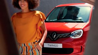 Die Neuauflage ist wieder als City-Car gedacht und setzt entsprechend auf Lifestyle-Applikationen. (Bild: Renault)