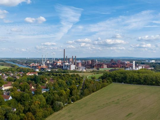 Auf dem Werksgelände der Salzgitter Flachstahl laufen tausende innerbetriebliche Transportaufträge zusammen.(Bild:  Salzgitter Flachstahl GmbH)