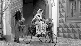 Gilt als Urknall des Automobils: Der Benz Patent-Motorwagen Nummer 1 aus dem Jahr 1886. (Bild: Mercedes-Benz)