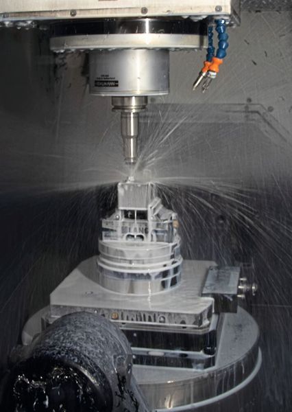 Die «Versa 945» bearbeitet stabil und präzise das breite Werkstoffspektrum bei Escha. (Bild: Fehlmann)
