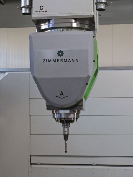 Bild 4: Der neu entwickelte Zimmermann-Fräskopf VH 20 kombiniert hohe Drehmomente mit großen Drehzahlen in der A- und C-Achse. (Bild: Zimmermann)