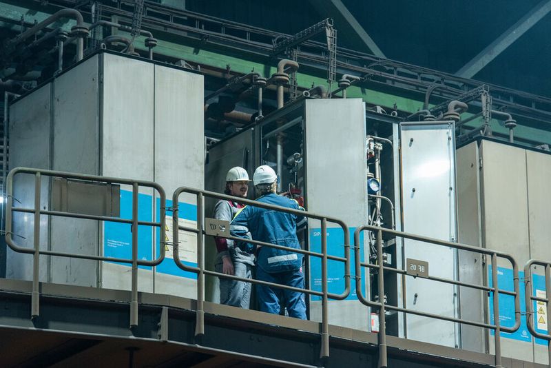 The SIP boxes are the result of many years of research and development: from the first tests at the Institute of Ferrous Metallurgy at RWTH Aachen, to the construction and optimization of a prototype on the blast furnace in Schwelgern, to the installation of the complete SIP system during running operation. (Source: thyssenkrupp At.Pro tec)