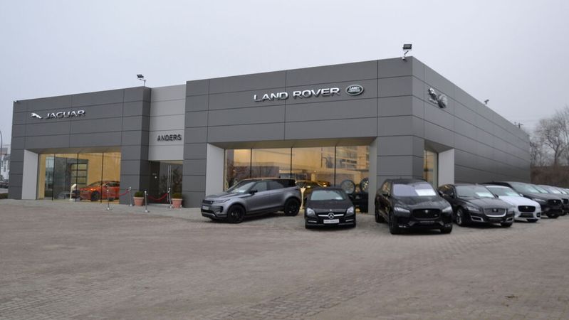 4,2 Millionen Euro hat Anders Automobile in den CI-konformen Betrieb investiert.(Bild:  Mauritz/»kfz-betrieb«)