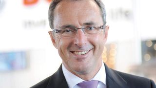 „Inspektionstechnik ist für Pharmahersteller von großer Bedeutung, da durch weltweit höhere Sicherheitsstandards die Anforderungen an Produktions- und Verpackungsprozesse steigen", erläutert Friedbert Klefenz, Vorsitzender des Bereichsvorstandes von Bosch Packaging Technology.  (Bild: Bosch)