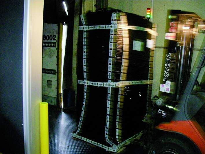 Durch die RFID-Tags fällt im Frachtzentrum von DHL in Köln keine Zeit mehr zum Einscannen der empfangenen Palette an.Bilder: DHL Innovation Center (Archiv: Vogel Business Media)