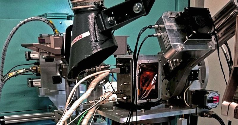 Versuchsaufbau inklusive Hochdruckzelle zur Fischer-Tropsch Messkampagne an der CAT-ACT Messlinie am KIT Synchrotron. (Bild: Tiziana Carambia)