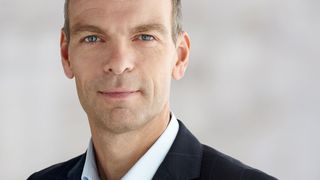 Roland Diggelmann, COO der Division Diagnostics von Roche gab auf einer Pressekonferenz den Bau einer neuen Produktionsanlage zur Herstellung von diagnostischen Produkten im Suzhou-Industriepark bekannt. Roche will somit 450 Millionen Franken in den nächsten drei Jahren in China investieren. (Bild: Roche/Thomas Bernhardt)